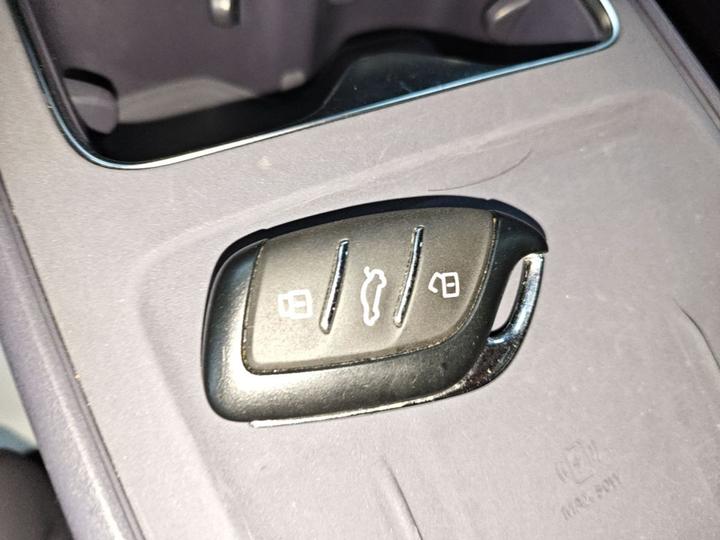 MG4 EV 2026 Facelift 437 photo 8