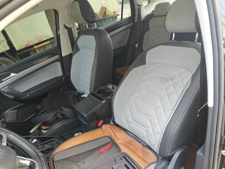 Tayron 2023 330TSI RWD Luxury Plus Advanced photo 7