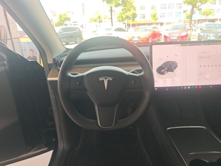 Model Y 2022 Facelift RWD photo 6