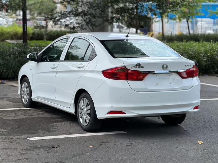 2017 1.5L CVT Comfort photo 4