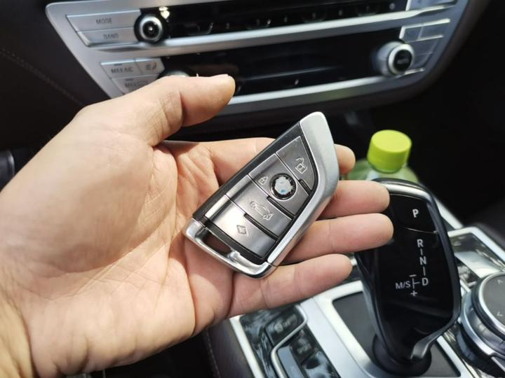 7 Series 2018 730Li Leading M Sport Package photo 8