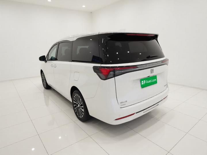 GL8 EV 2025 Exclusive photo 4