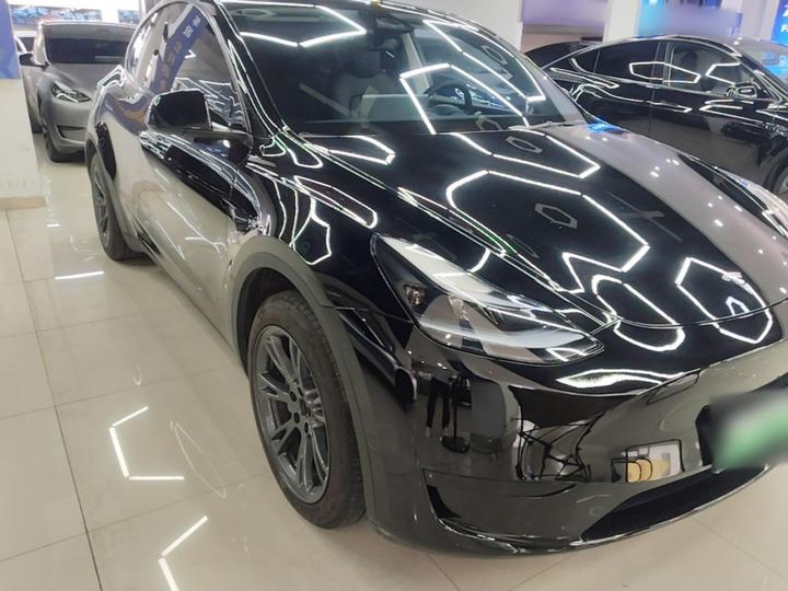 Model Y 2024 RWD photo 3