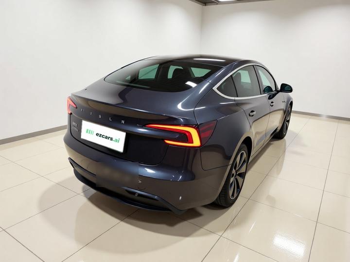 Model 3 2023 RWD photo 4