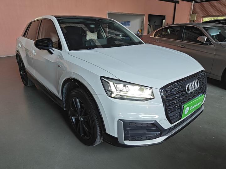 Q2L 2020 35 TFSI Progressive Dynamic photo 3