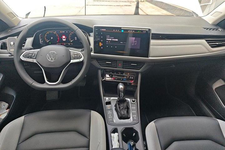 Bora 2023 300TSI DSG photo 8
