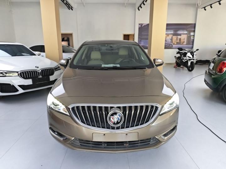 Verano 2015 Sedan 15S AT Progressive photo 2