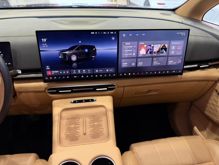 Voyah Dreamer 2025 PHEV AWD Excellence photo 5
