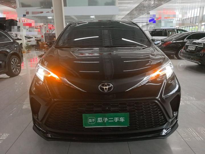 Granvia 2024 2.5L Hybrid Comfort photo 2