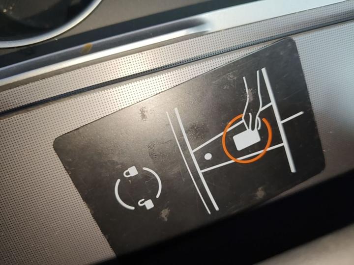 Model Y 2025 Long Range AWD photo 8