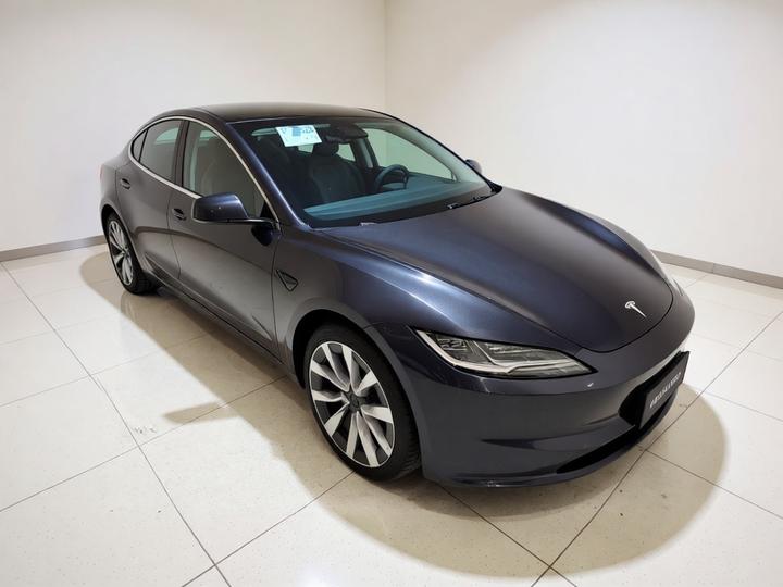 Model 3 2023 RWD photo 3