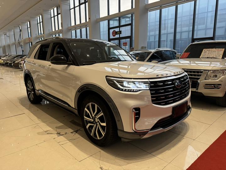 Explorer 2023 EcoBoost 285 AWD Titanium 7-Seater photo 2