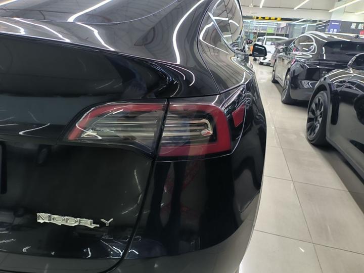 Model Y 2022 Facelift RWD photo 7