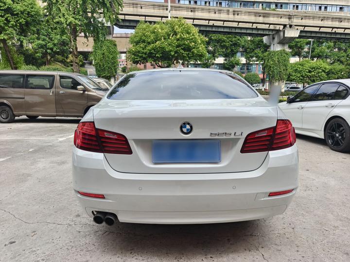5 Series 2017 525Li Leading photo 3