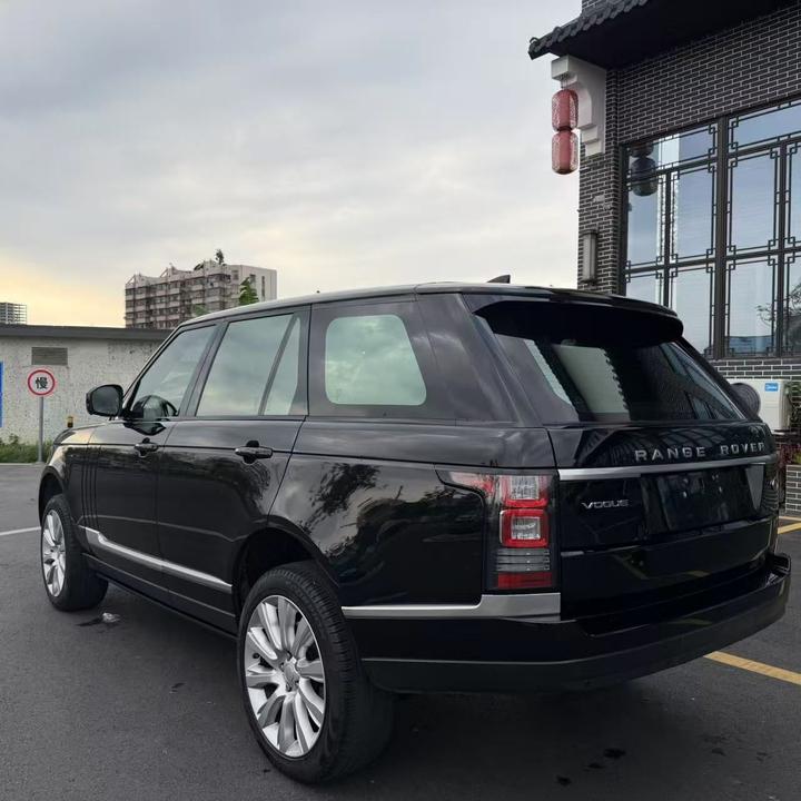 Range Rover Executive Parallel Import photo 4