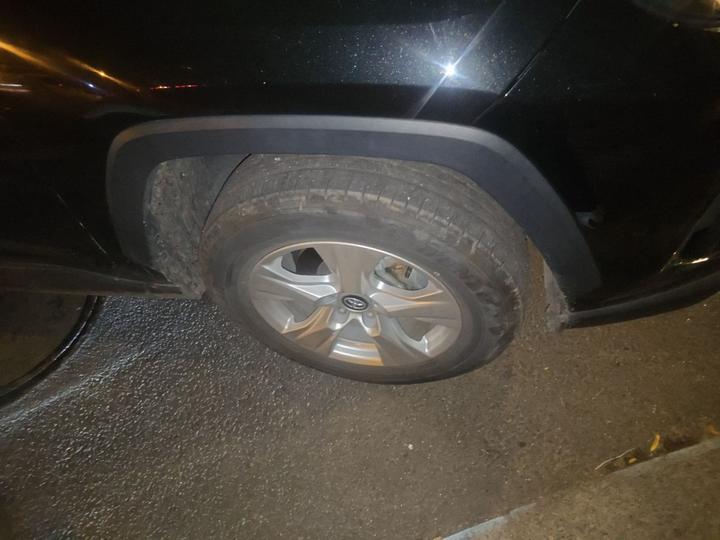RAV4 2023 2.0L CVT RWD photo 8