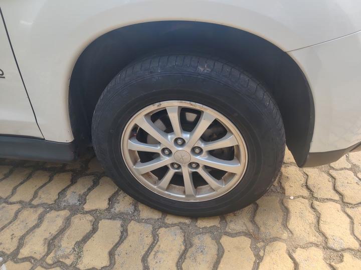 ASX 2013 2.0L MT RWD Comfort photo 8