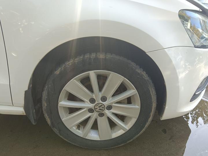 Polo 2016 1.6L AT Comfort photo 8