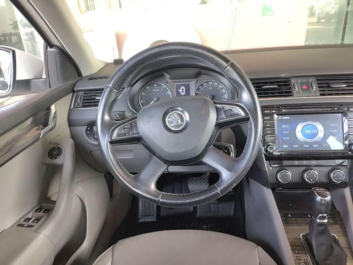 Octavia 2015 1.6L AT photo 6