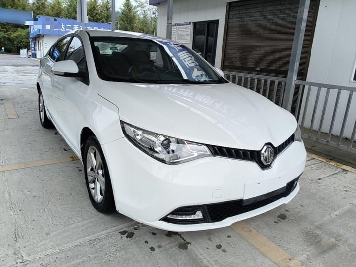 2016 1.5L AT Value Luxury photo 3