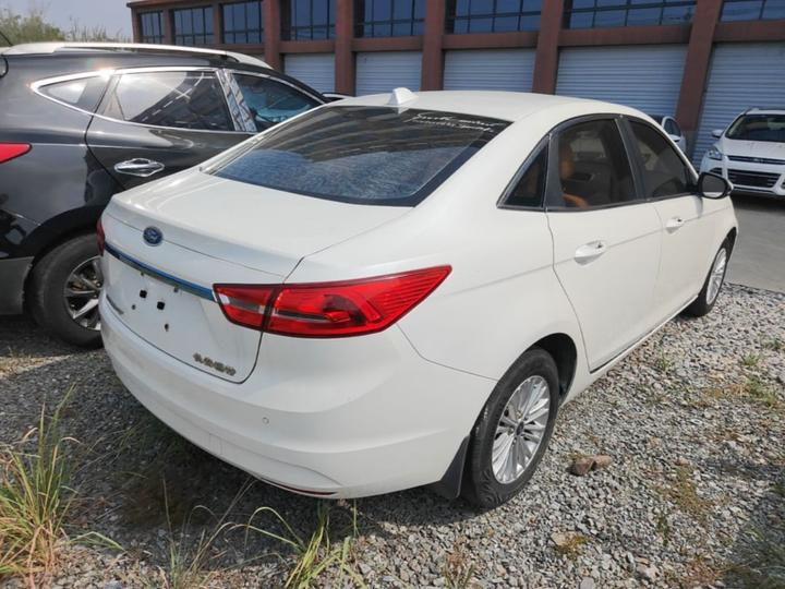 Escort 2015 1.5L AT Comfort photo 6