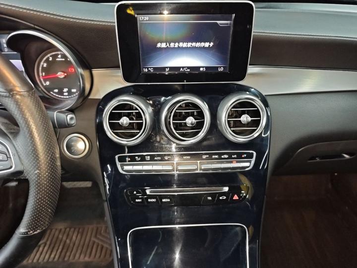 GLC 2017 GLC 200 4MATIC photo 4