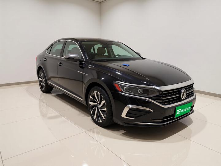 Passat 2022 380TSI Luxury photo 3