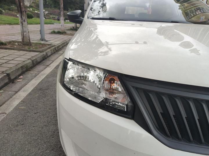 Rapid 2016 1.4L MT photo 7