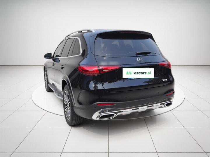 GLC 2023 GLC 300 L 4MATIC Dynamic 5-Seater photo 4