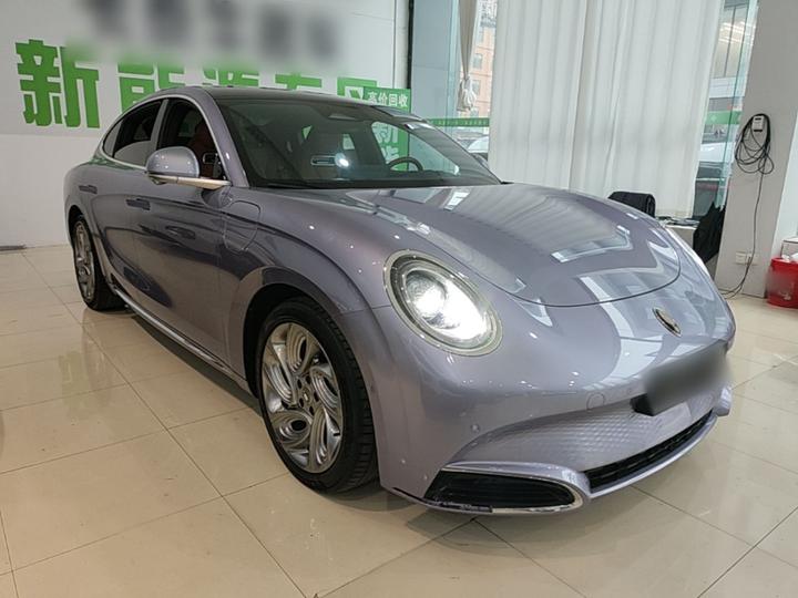 2022 555km Premium photo 3