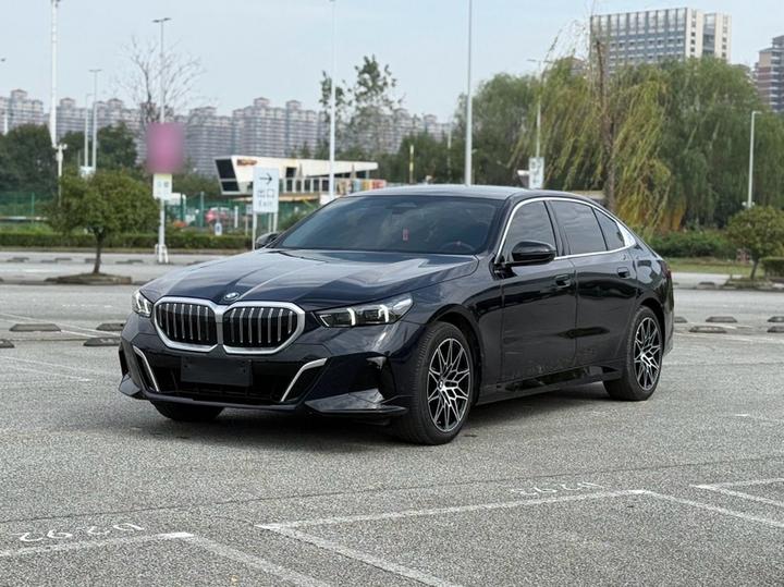 5 Series 2024 530Li Leading M Sport Package