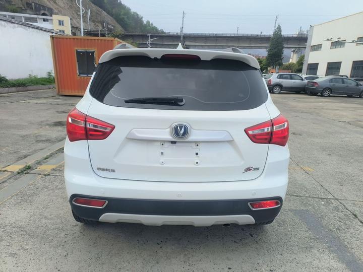 CS35 2017 1.6L MT Luxury photo 3