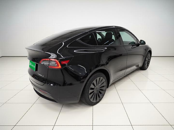 Model Y 2024 RWD photo 4
