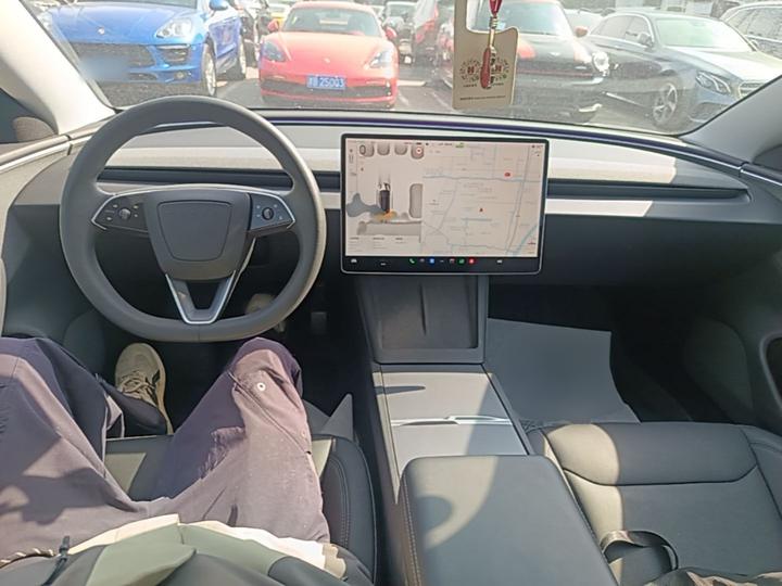 Model 3 2023 RWD photo 5