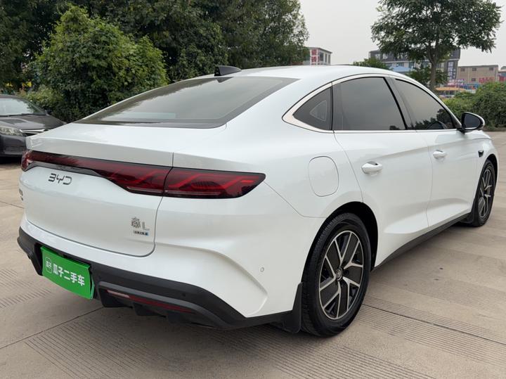 Qin L 2025 DM-i ADAS 80KM photo 4