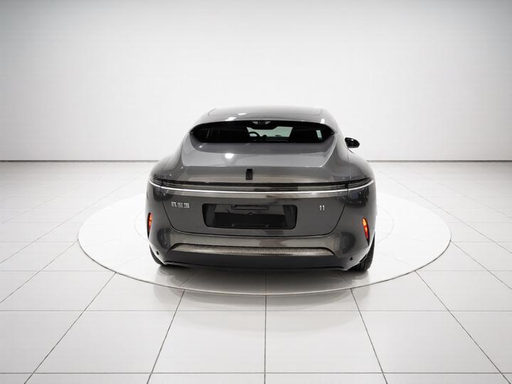 11 2023 90 RWD photo 5