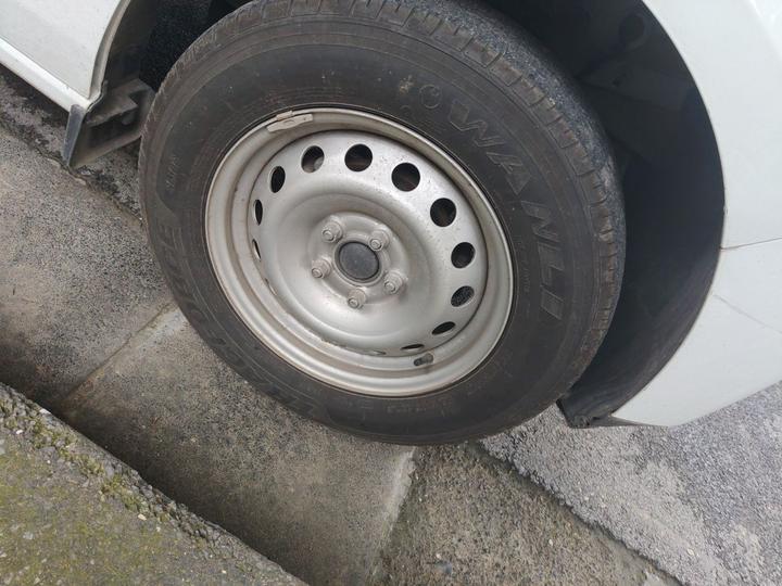 E 2025 41.86kwh Short Wheelbase photo 8
