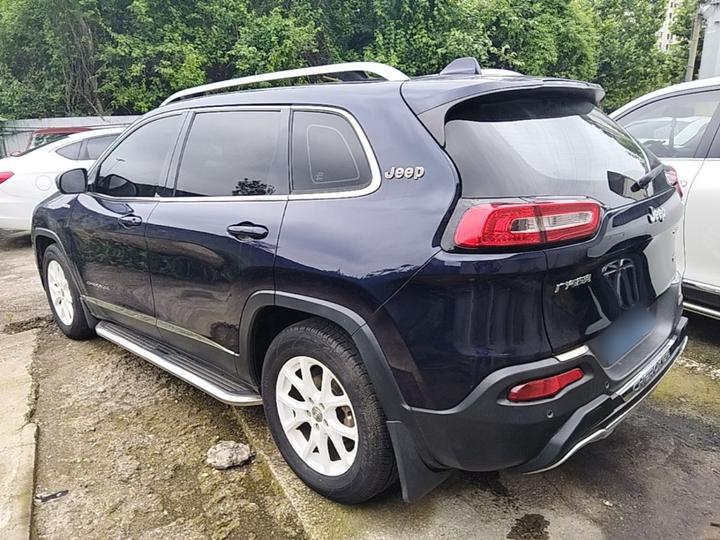 Cherokee 2016 2.0L Leading photo 4