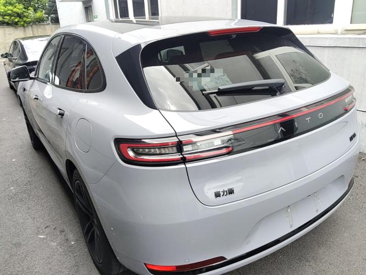 HIMA AITO M5 2025 EREV Ultra AWD photo 4