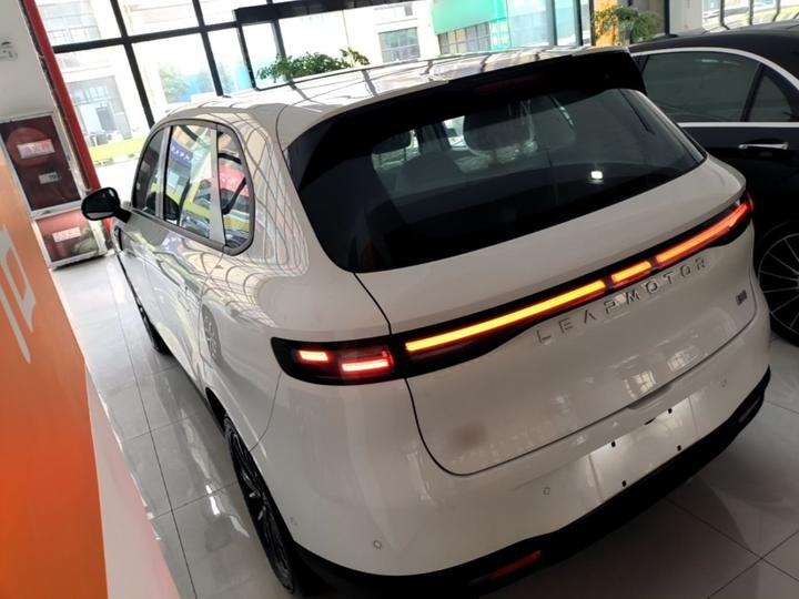 Leapmotor B10 2025 510 Enjoy photo 4