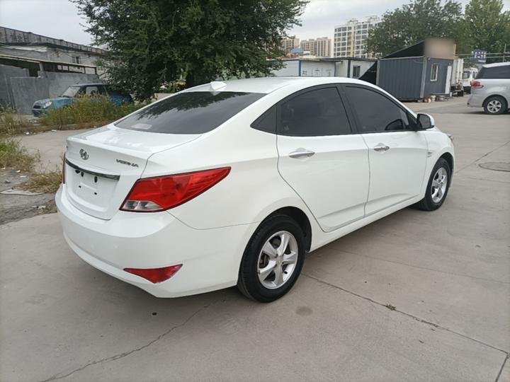 Verna 2014 1.4L AT Leading GLX photo 4