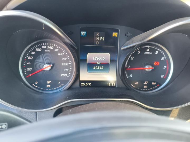 GLC 2017 GLC 260 4MATIC Luxury photo 2