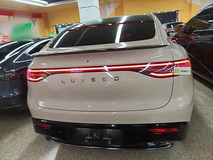 HIMA Luxeed R7 2025 EREV 251km Max photo 3