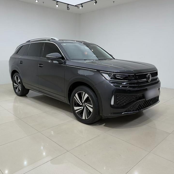2024 380TSI AWD R-Line photo 3