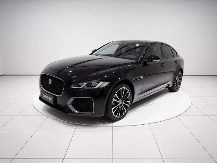 XFL 2025 2.0T P250 RWD Exclusive Luxury