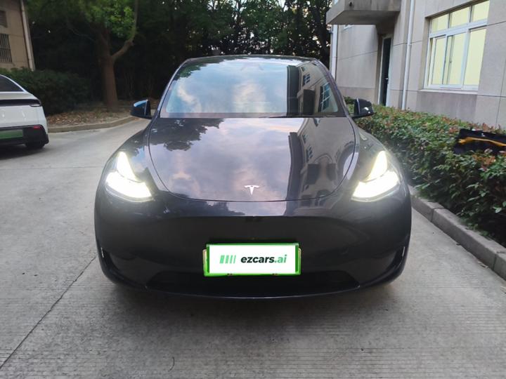 Model Y 2024 RWD photo 2