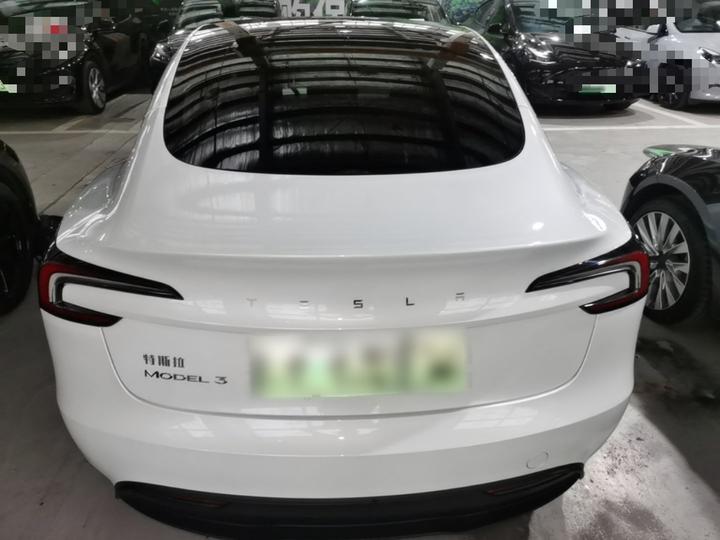 Model 3 2023 RWD photo 5