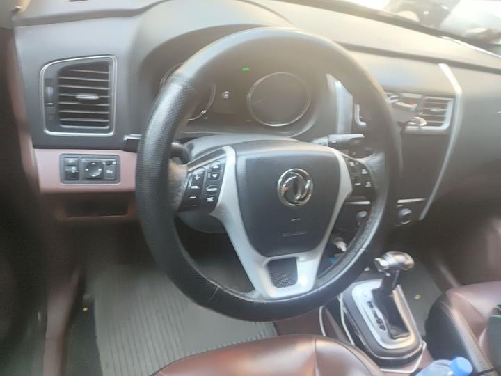 Forthing SX6 2016 1.6L CVT Luxury photo 3