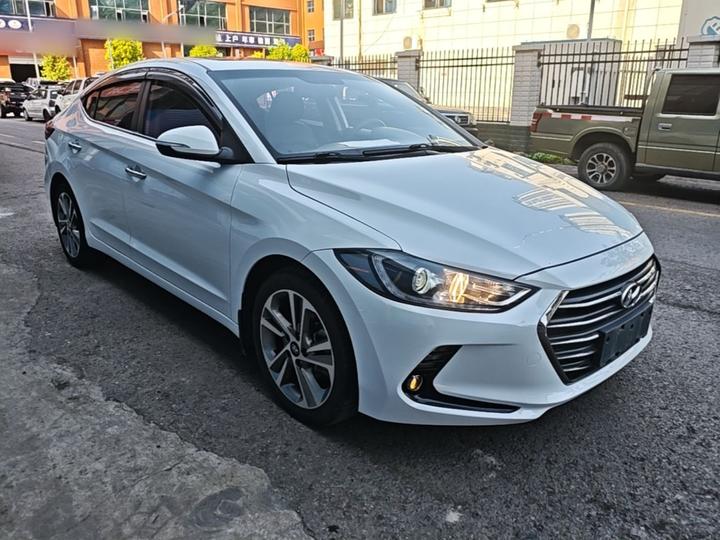 Elantra 2016 1.6L AT Smart Elite photo 3