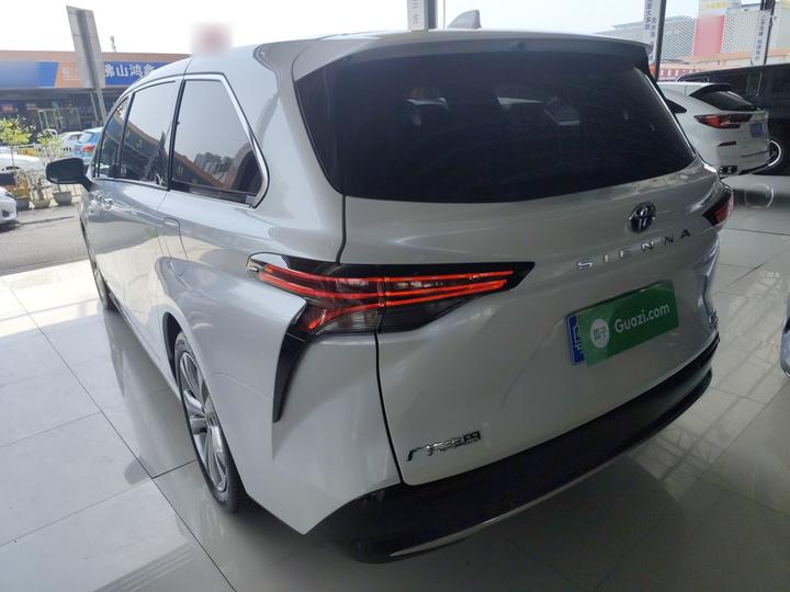 Sienna 2023 2.5L Hybrid Premium photo 4